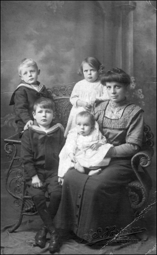 Uncle George, Uncle Sid, Grandma, Aunt Violet, Great-grandmother Lyley